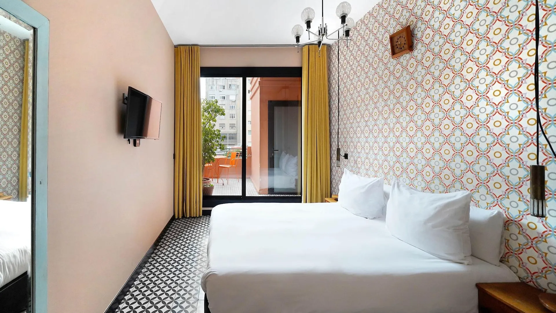 Numa Barcelona Roca Aparthotel