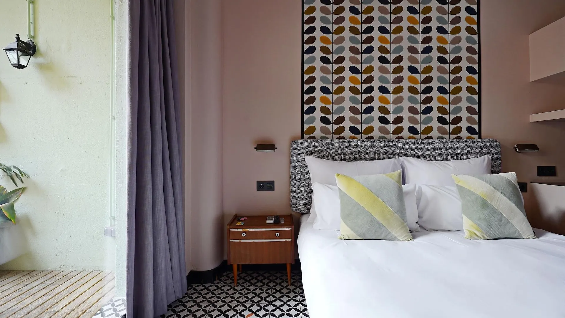 Numa Barcelona Roca Aparthotel