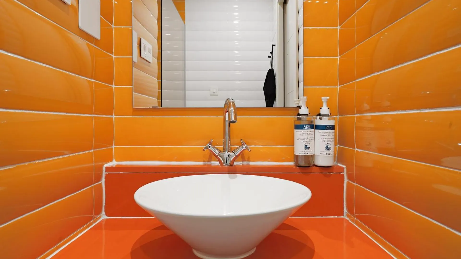 Numa Barcelona Roca Aparthotel 4*,