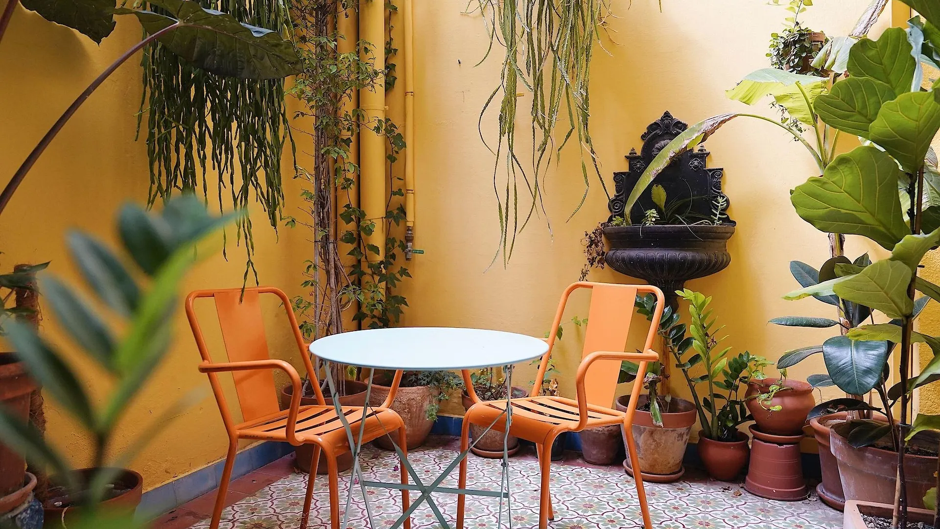 Numa Barcelona Roca Aparthotel