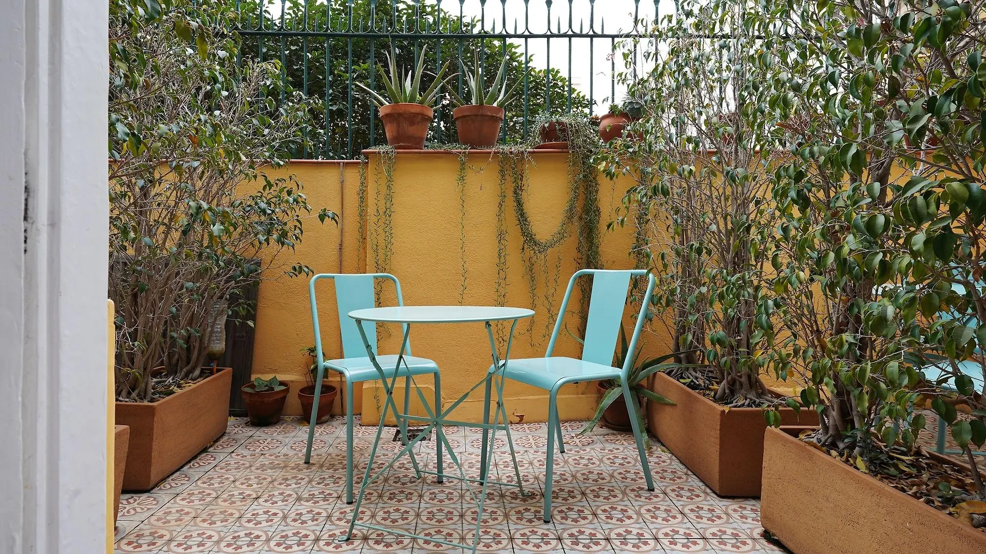 Numa Barcelona Roca Aparthotel