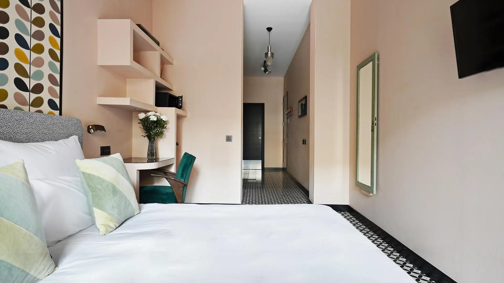 Numa Barcelona Roca Aparthotel